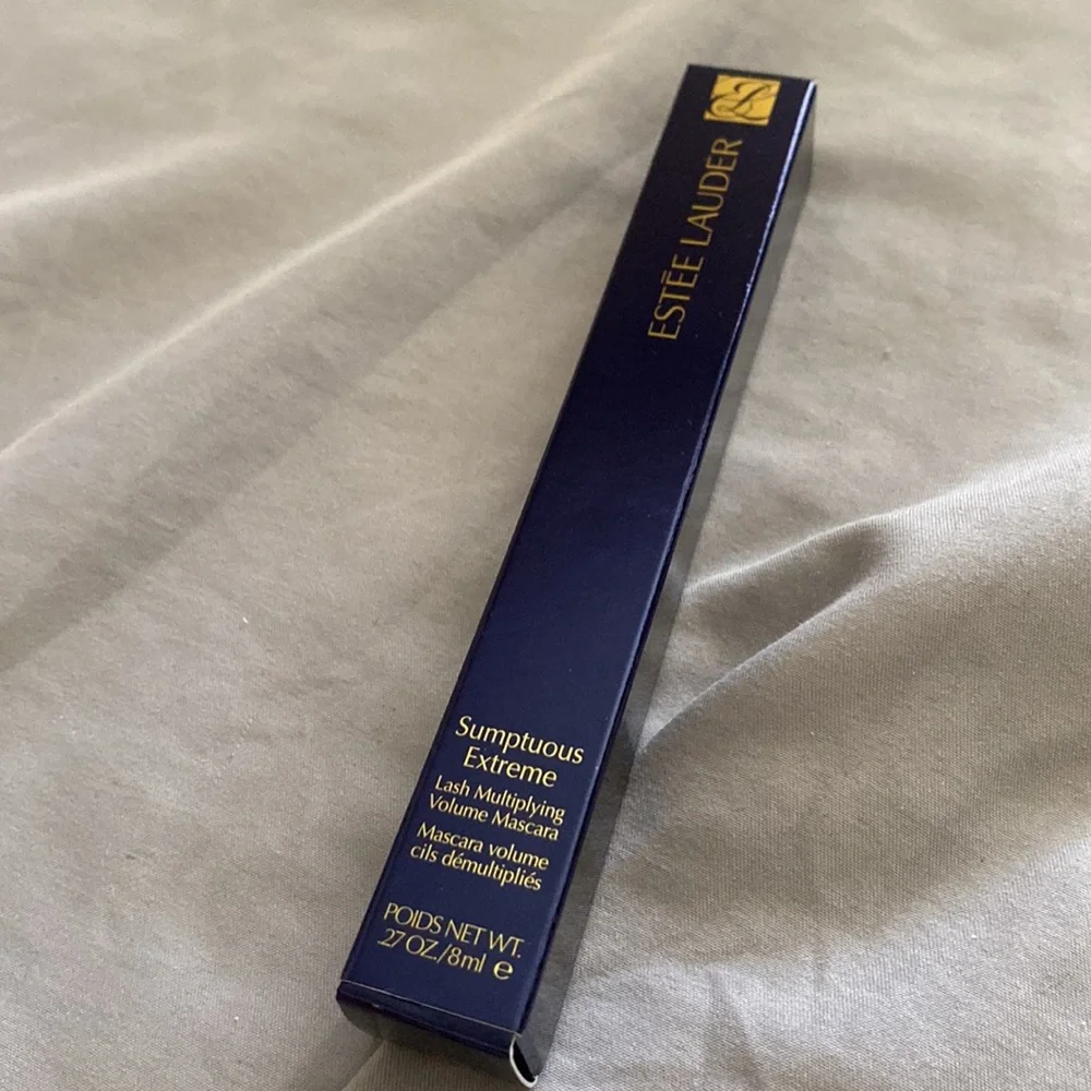 NEW Estée Lauder Sumptuous Extreme Lash Multiplying Volume Mascara